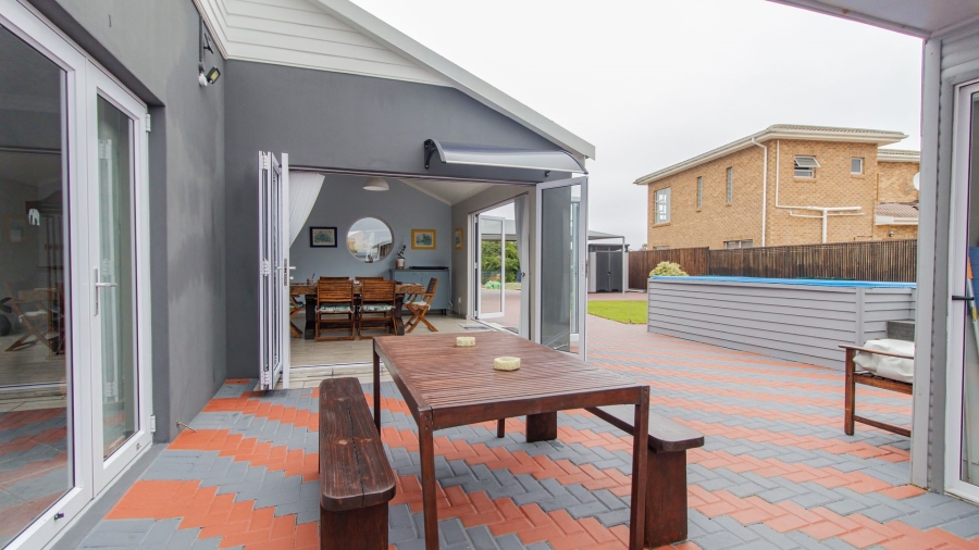 4 Bedroom Property for Sale in Yzerfontein Western Cape
